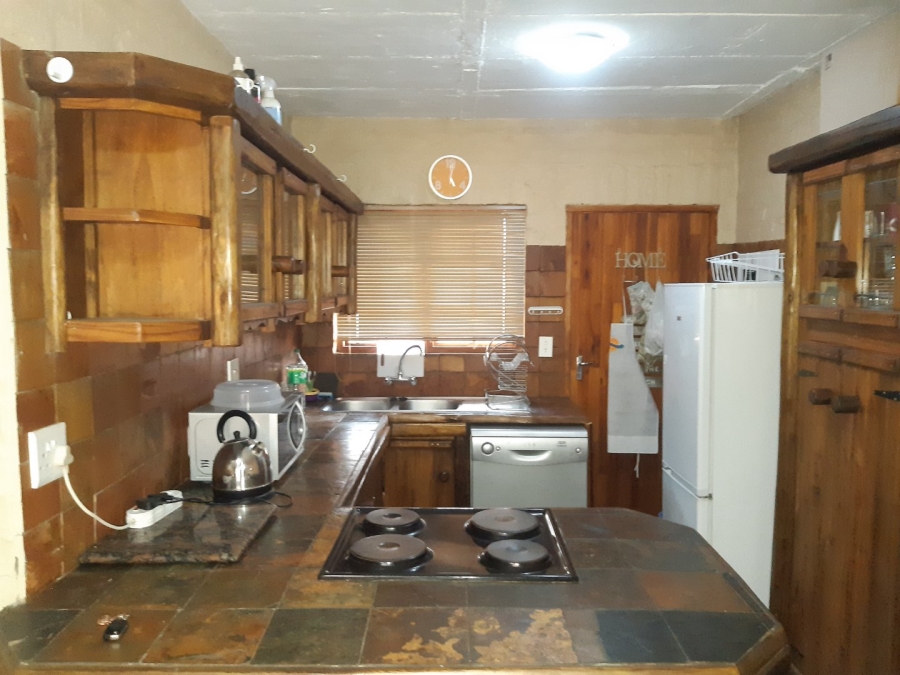 2 Bedroom Property for Sale in Kannoniers Park North West